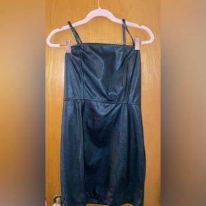 Women’s dresses, size large (US 10/12)